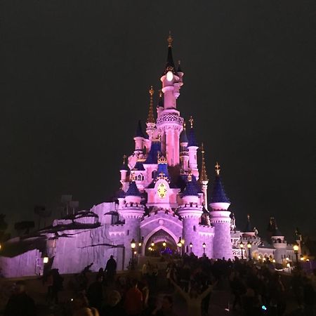 F&B'S Home Disneyland Paris Serris Exterior foto